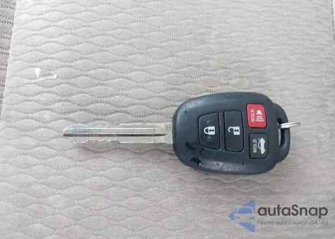 2015 Toyota Corolla Le Plus z USA, uszkodzony, nr VIN 2T1BURHE2FC328598